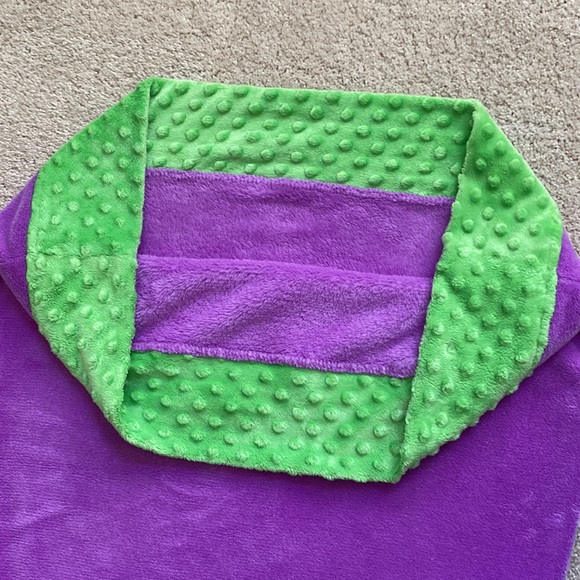 Blankie Tails Mermaid Tail Blanket - Picture 6 of 6